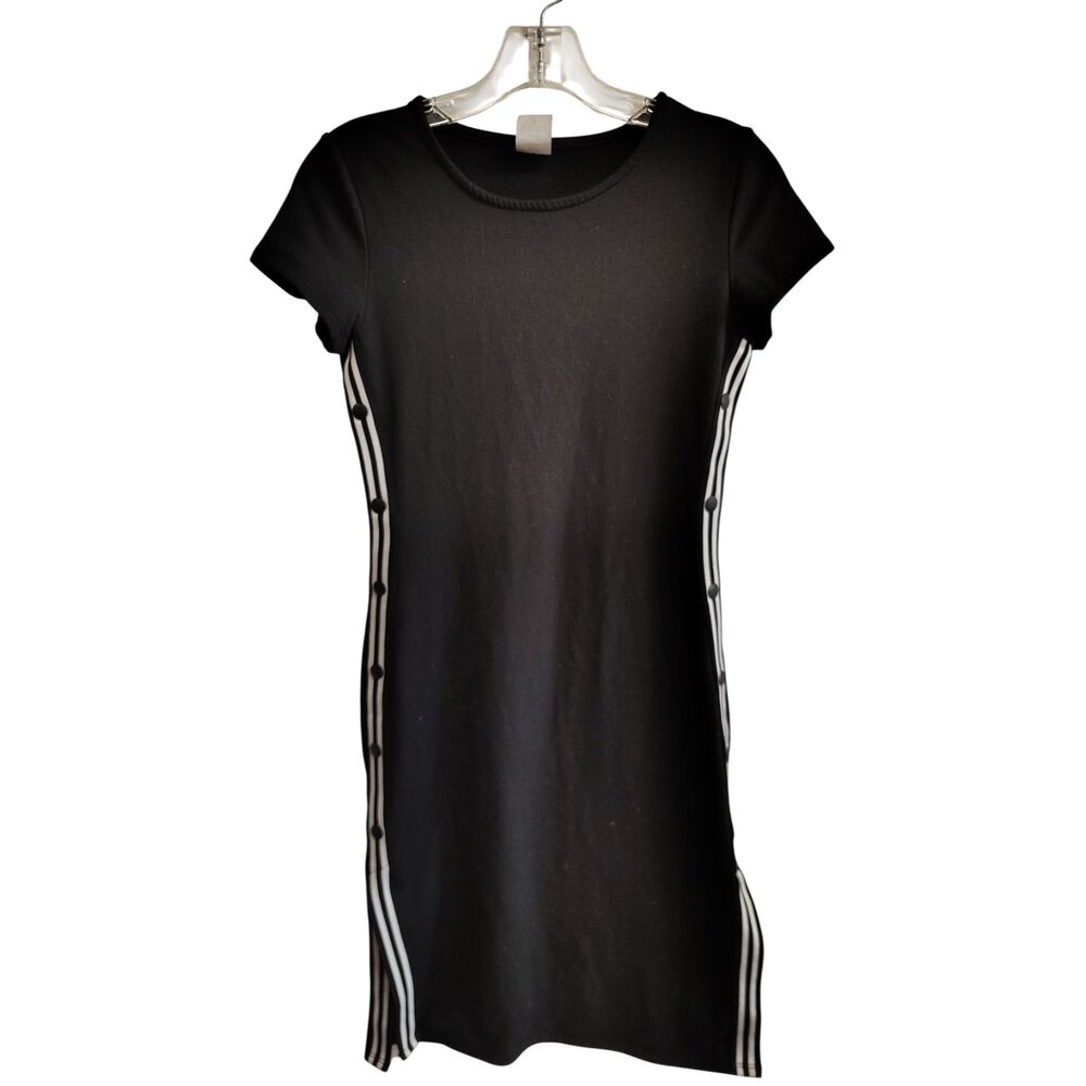 No Boundaries Junior's Black‎ & White Striped Snap Sides Short Sleeve Mini Dress